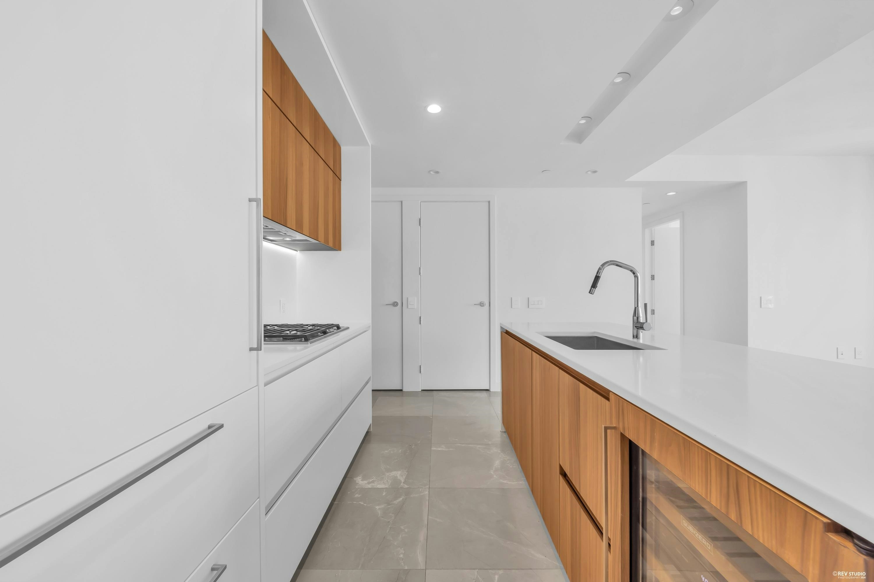 2005-885 Cambie Street - 4