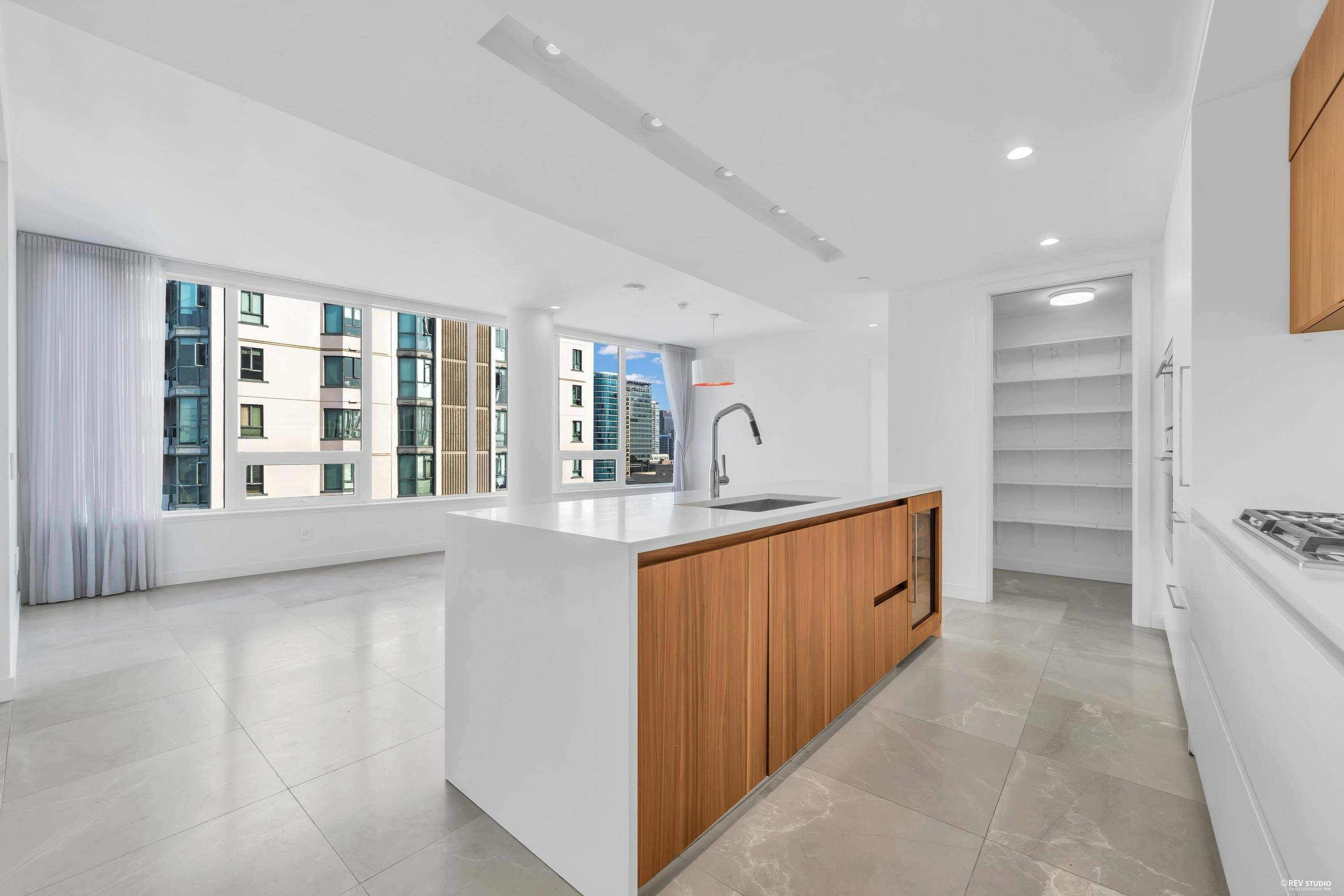2005-885 Cambie Street - 2