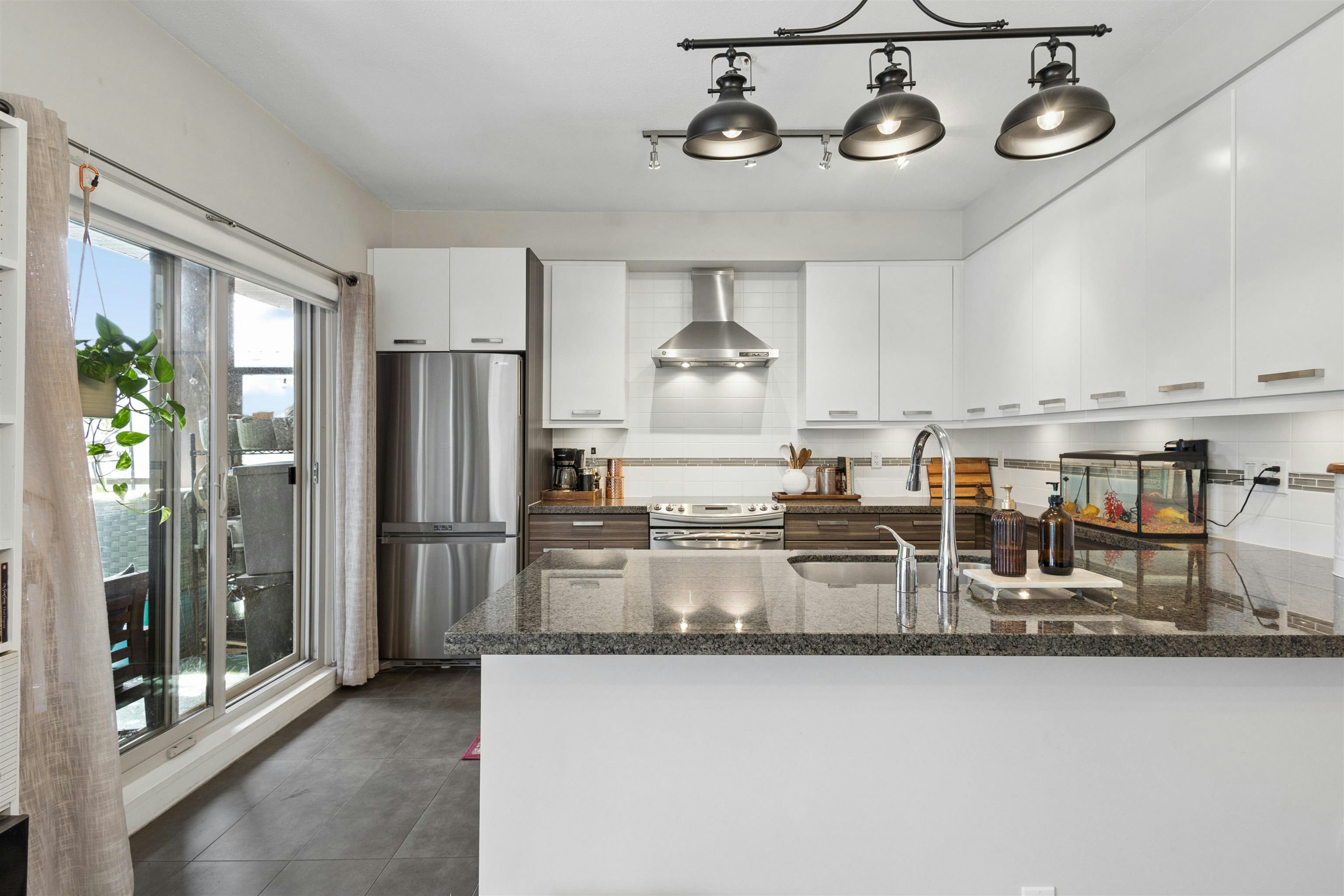 206-1273 Marine Drive - 5