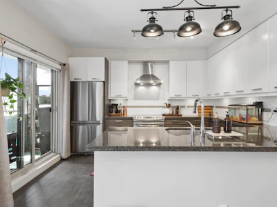 206-1273 Marine Drive - 5