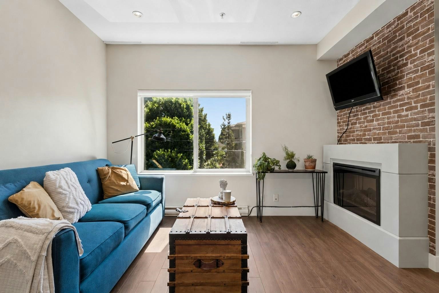 206-1273 Marine Drive - 2