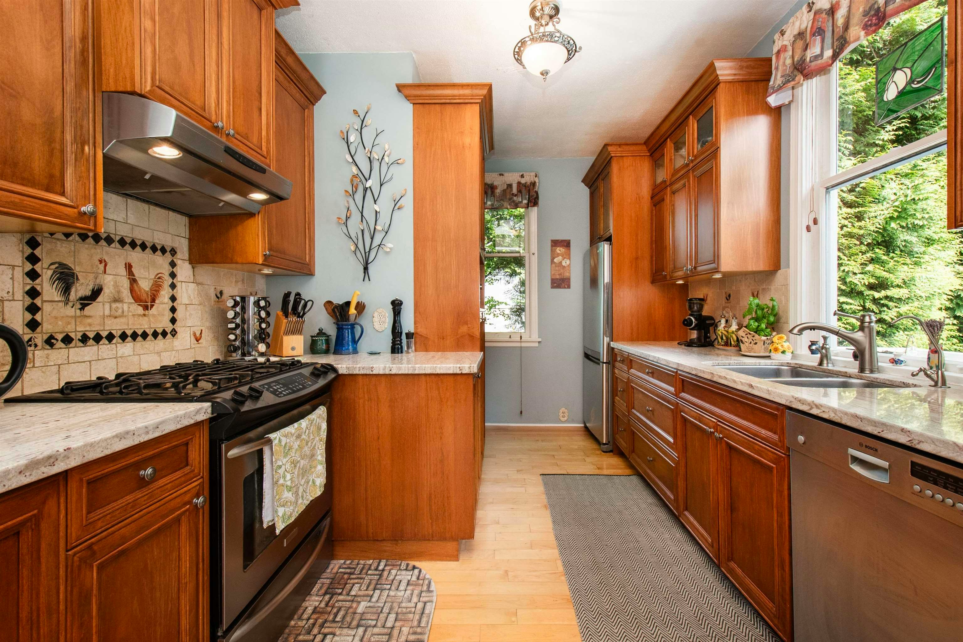 1560 Macgowan Avenue, North Vancouver, BC, V7P 2X2 - 13