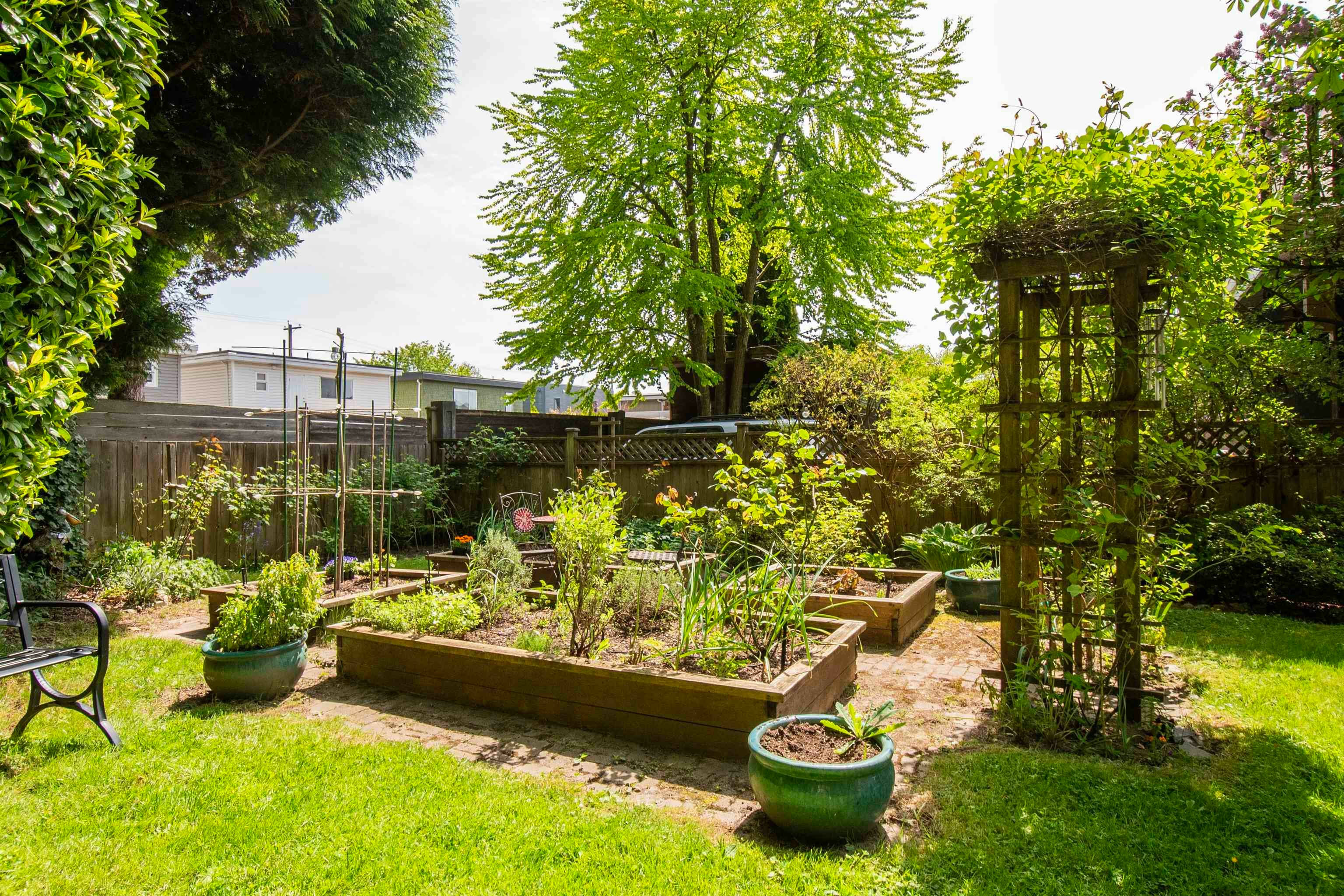 1560 Macgowan Avenue, North Vancouver, BC, V7P 2X2 - 39