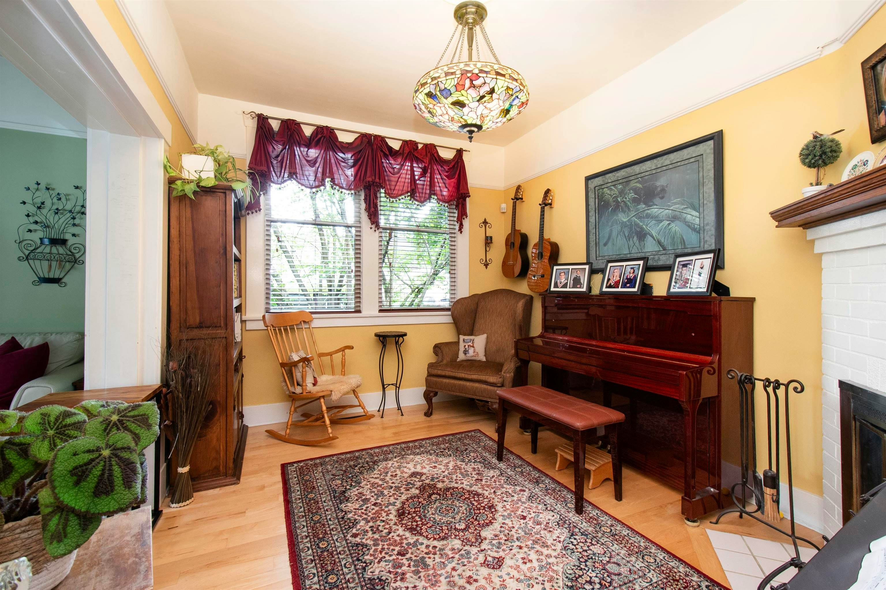 1560 Macgowan Avenue, North Vancouver, BC, V7P 2X2 - 11