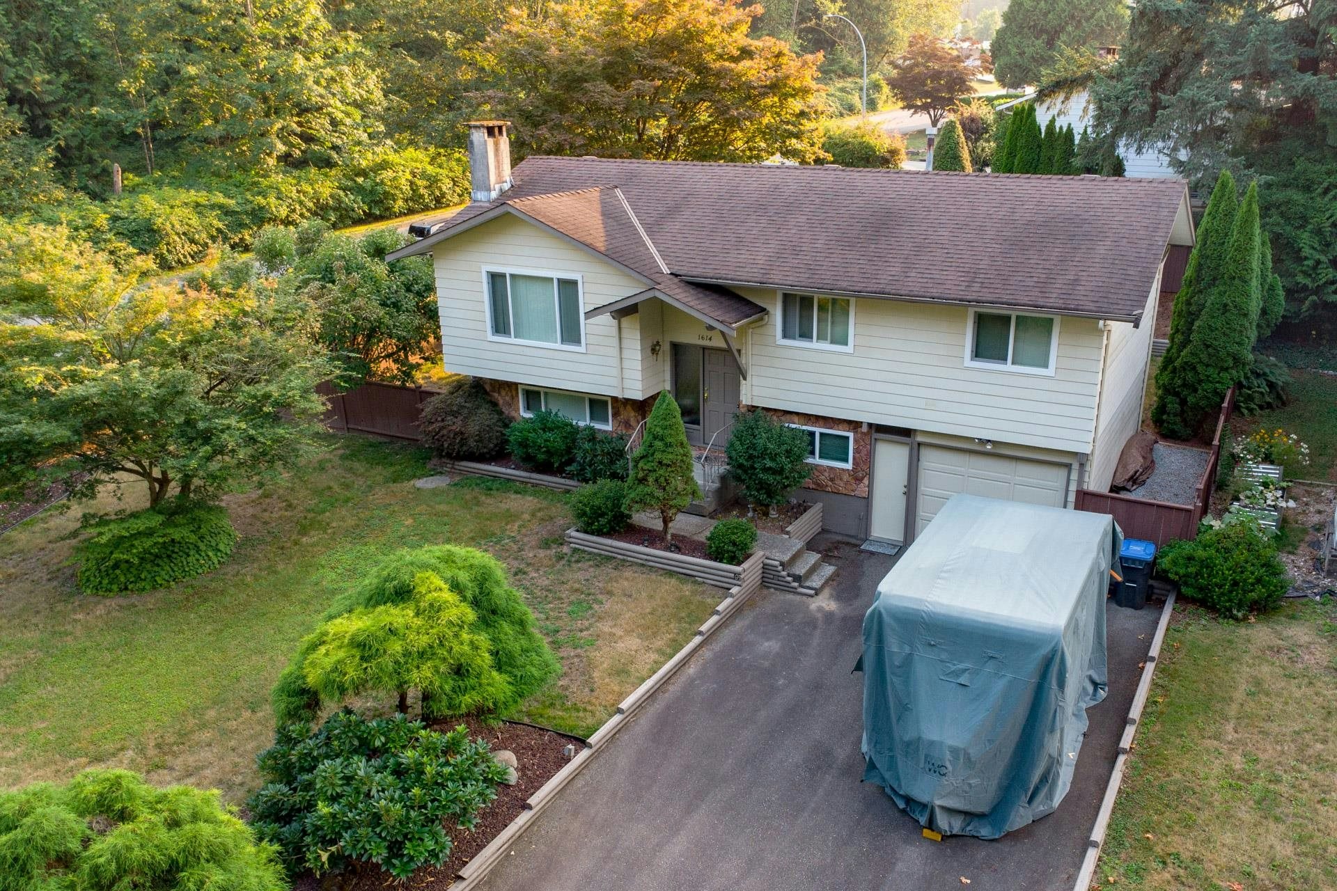 1614 Connaught Drive - 2