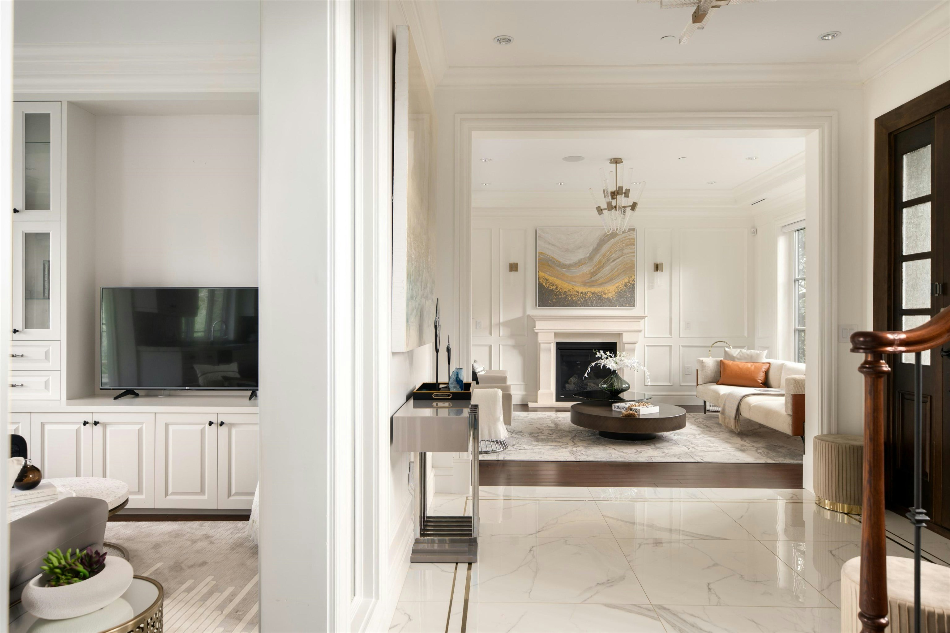 3955 W Broadway, Vancouver, BC, V6R 2C2 - 3