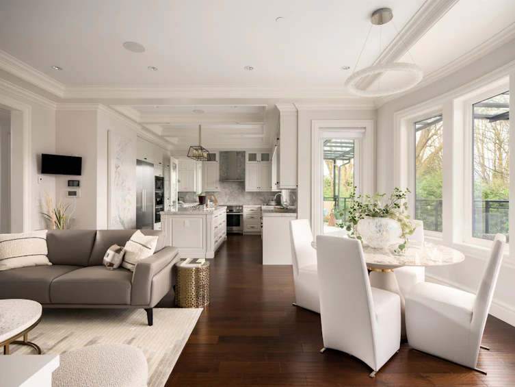 3955 W Broadway, Vancouver, BC, V6R 2C2 - 11