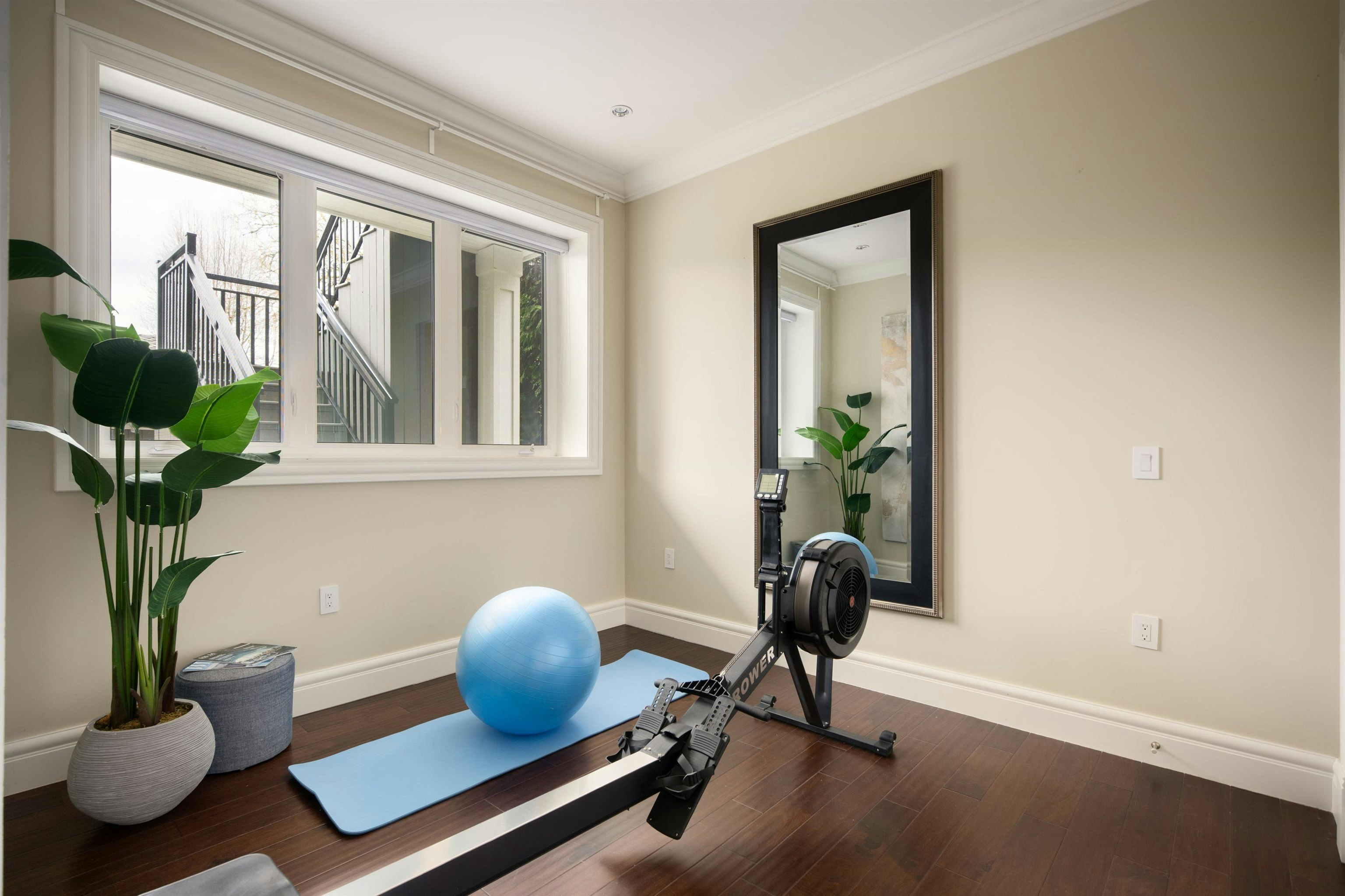 3955 W Broadway, Vancouver, BC, V6R 2C2 - 31