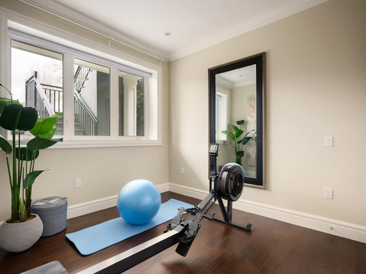 3955 W Broadway, Vancouver, BC, V6R 2C2 - 31