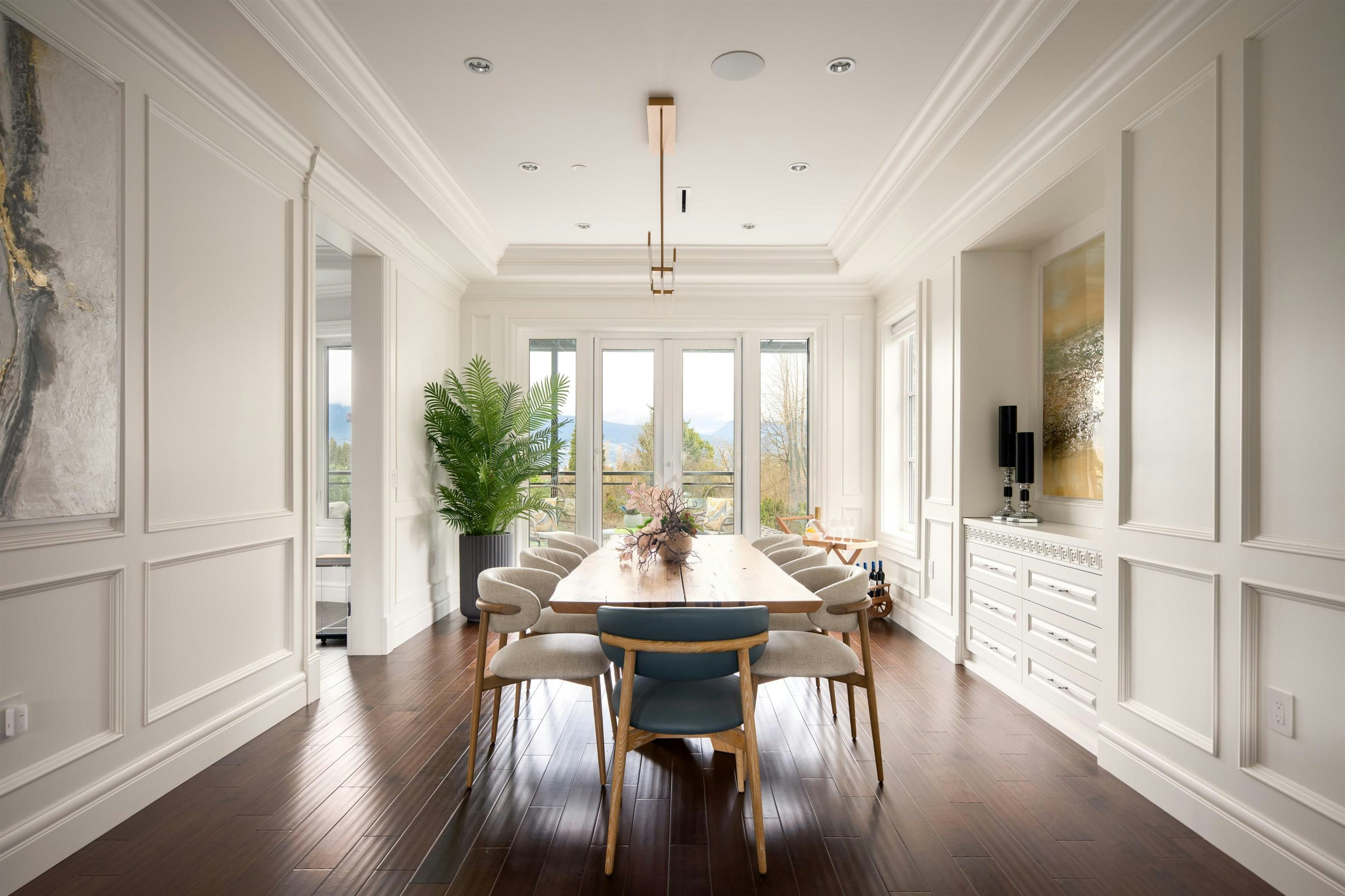 3955 W Broadway, Vancouver, BC, V6R 2C2 - 9