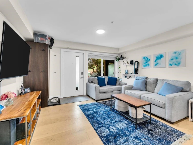 4410 Nanaimo Street, Vancouver, BC, V5N 0H7 - 5