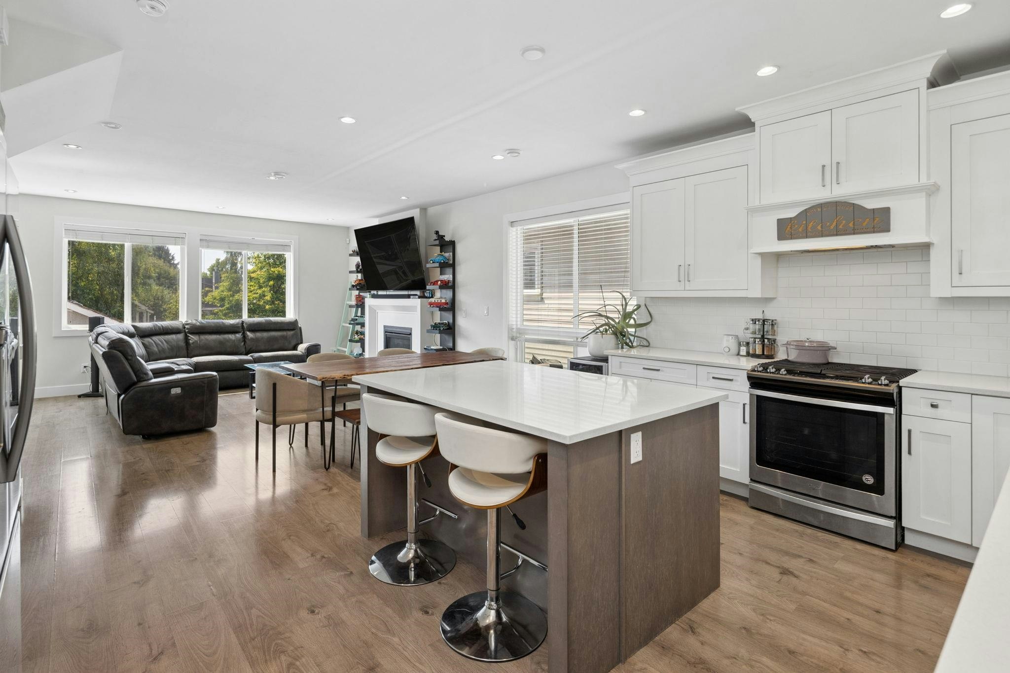4855 Ellis Lane - 3