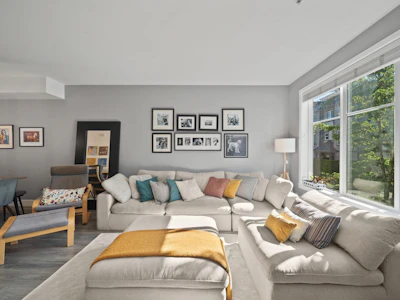 27-8217 204b Street - 5