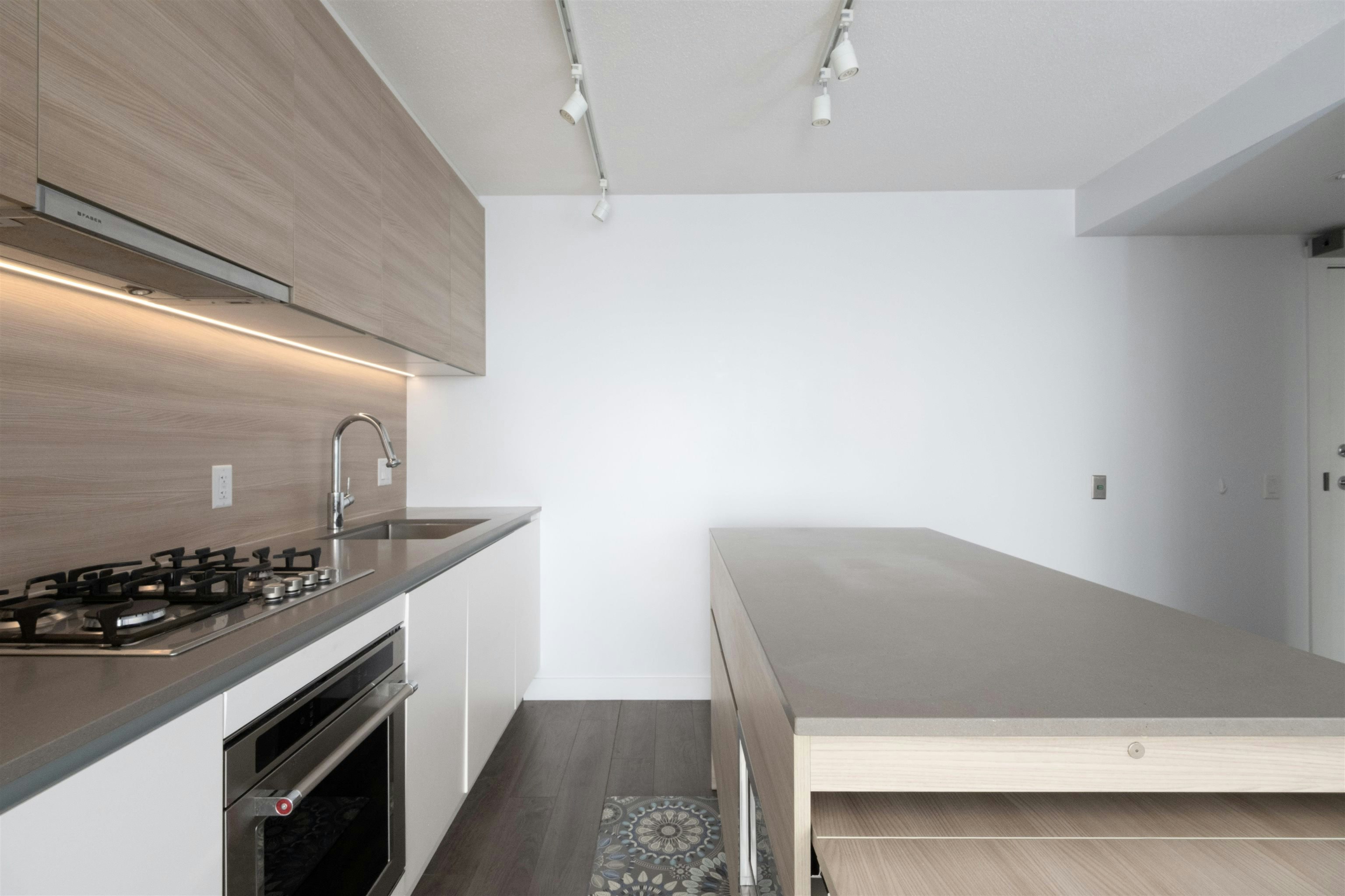 1012-988 Quayside Drive, New Westminster, BC, V3M 0L5 - 5