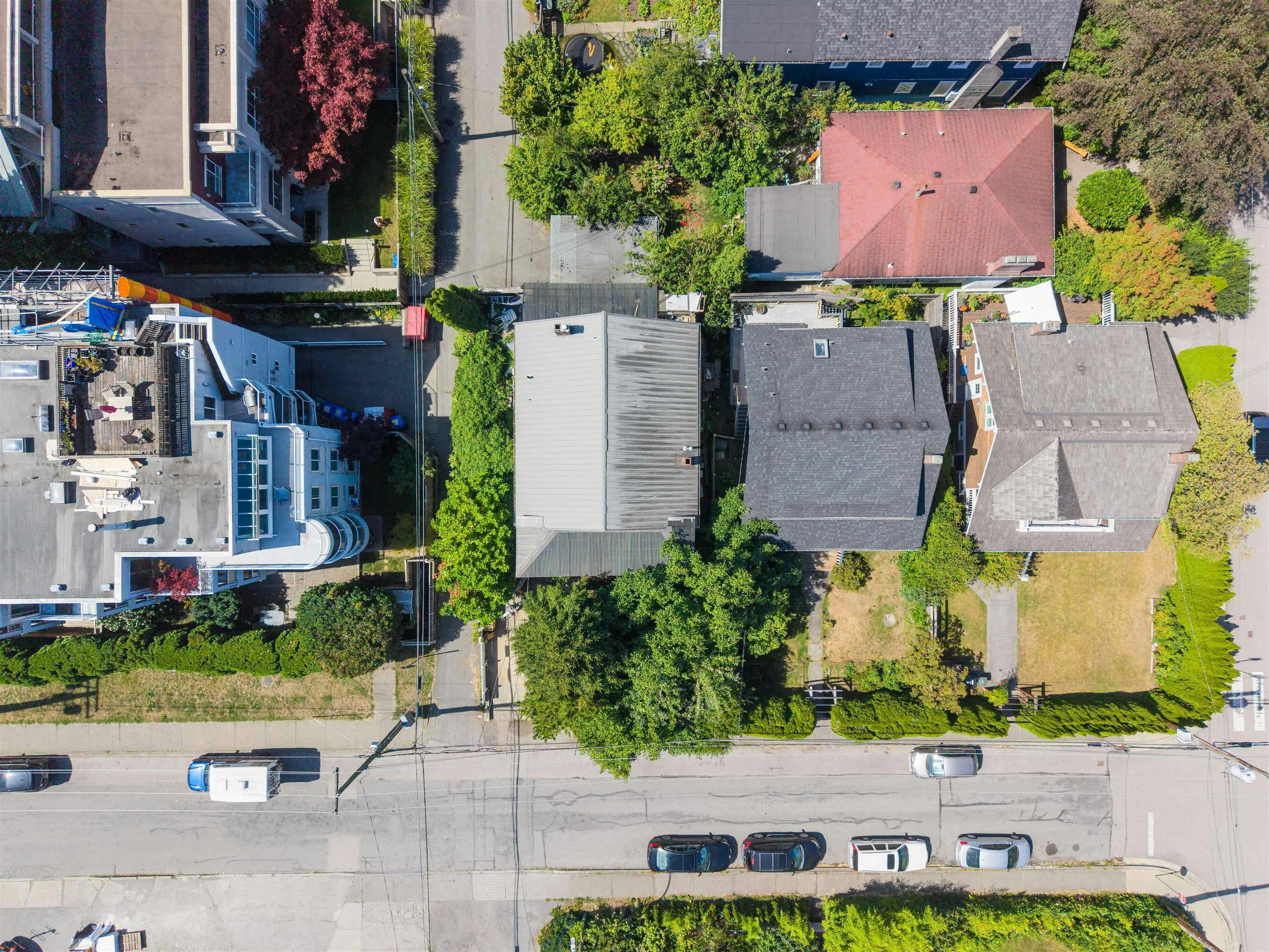 2413 Collingwood Street - 3