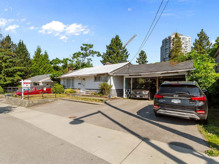 13897 100 Avenue, Surrey, BC, V3T 1J4