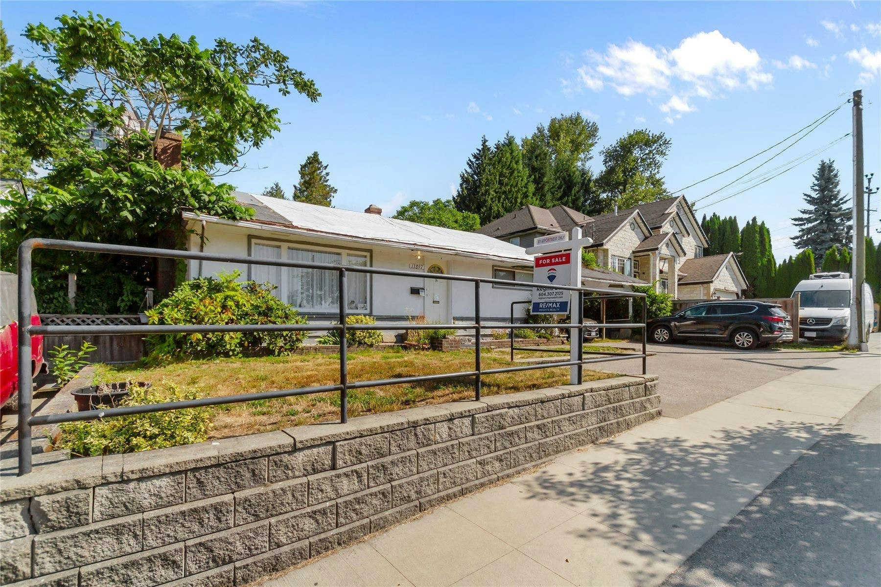 13897 100 Avenue, Surrey, BC, V3T 1J4 - 14