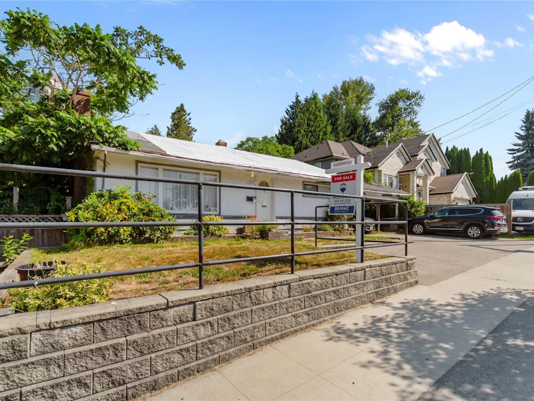 13897 100 Avenue, Surrey, BC, V3T 1J4 - 14