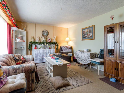 13897 100 Avenue - 5