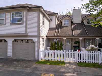 13-16318 82 Avenue - 3