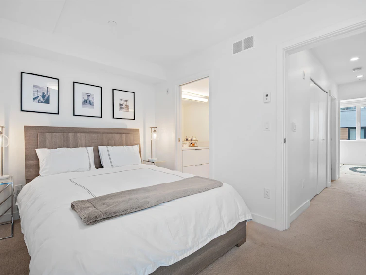 207-649 E 3 Street, North Vancouver, BC, V7L 1G6 - 23