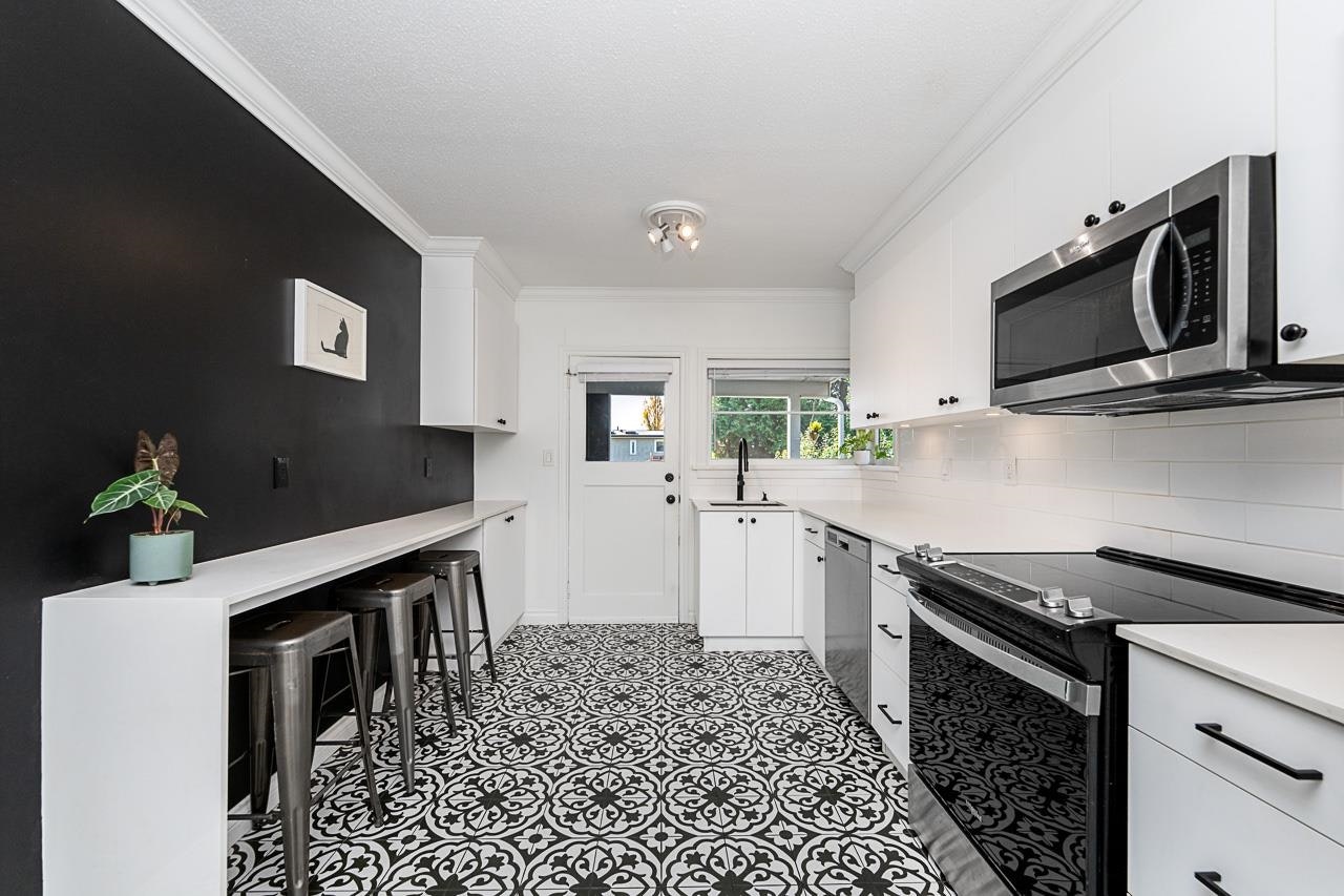 1258 Jefferson Avenue, West Vancouver, BC, V7T 2B1 - 10