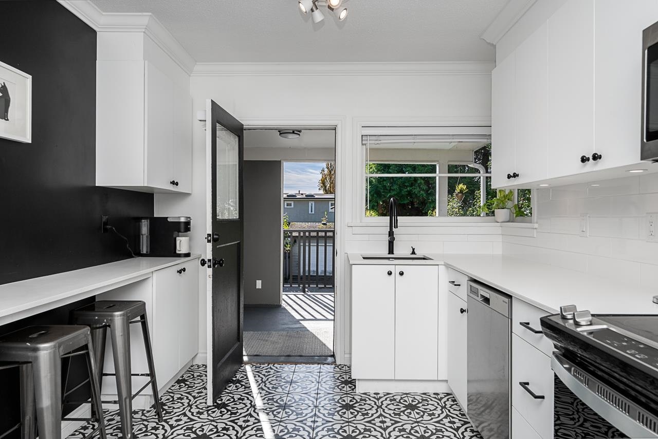 1258 Jefferson Avenue, West Vancouver, BC, V7T 2B1 - 14