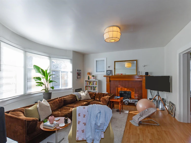 1925 Adanac Street, Vancouver, BC, V5L 2E5 - 8