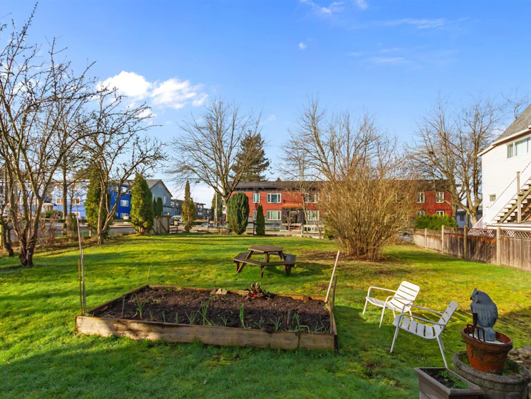 1925 Adanac Street, Vancouver, BC, V5L 2E5 - 27
