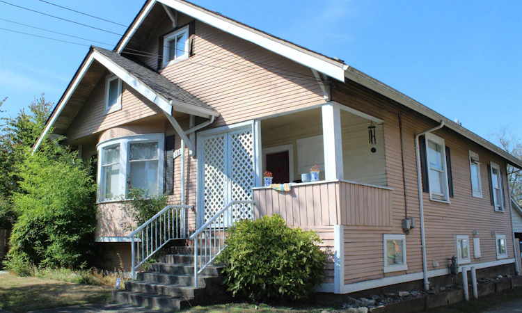 1925 Adanac Street
