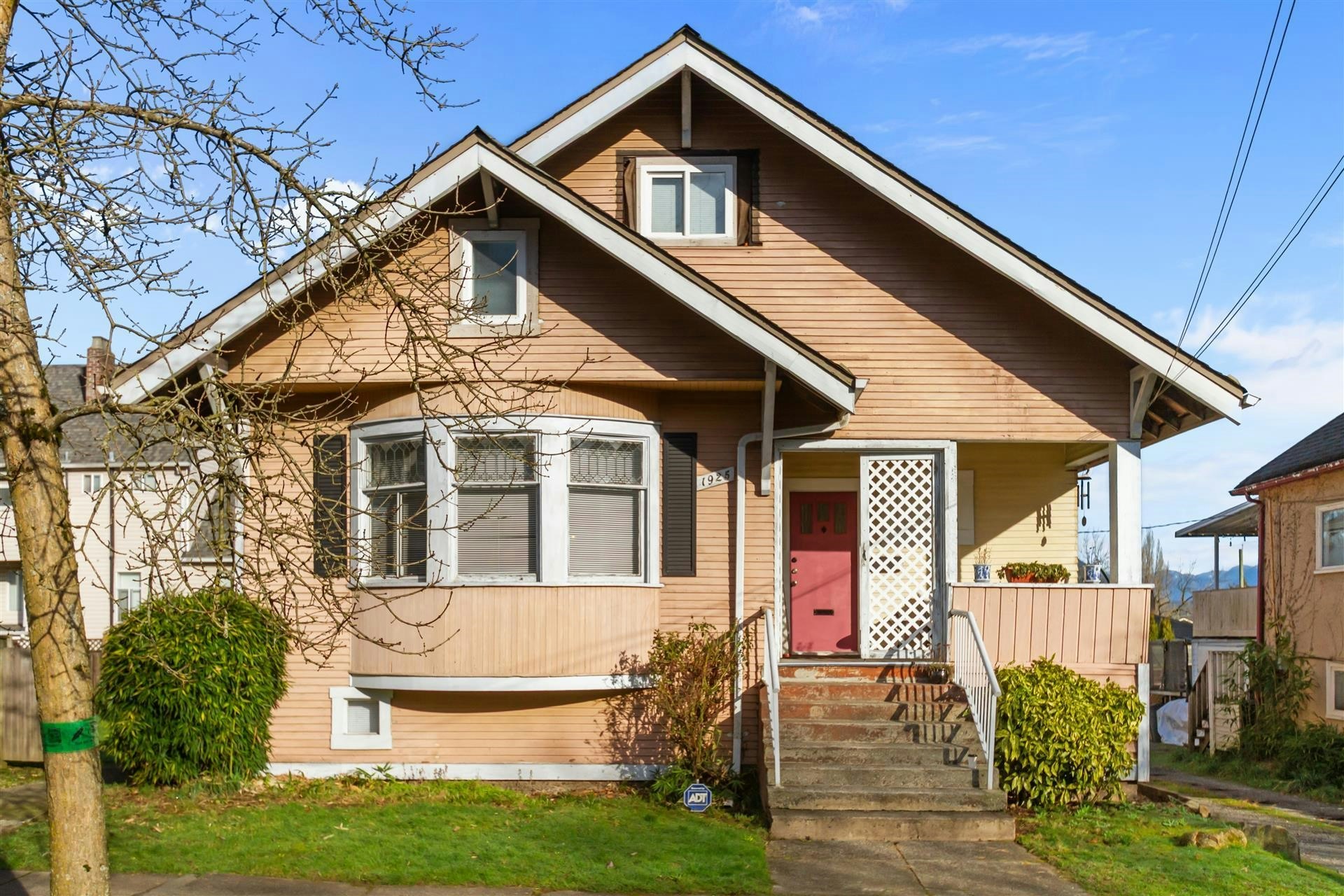 1925 Adanac Street, Vancouver, BC, V5L 2E5