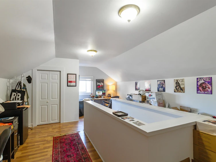 1925 Adanac Street, Vancouver, BC, V5L 2E5 - 16