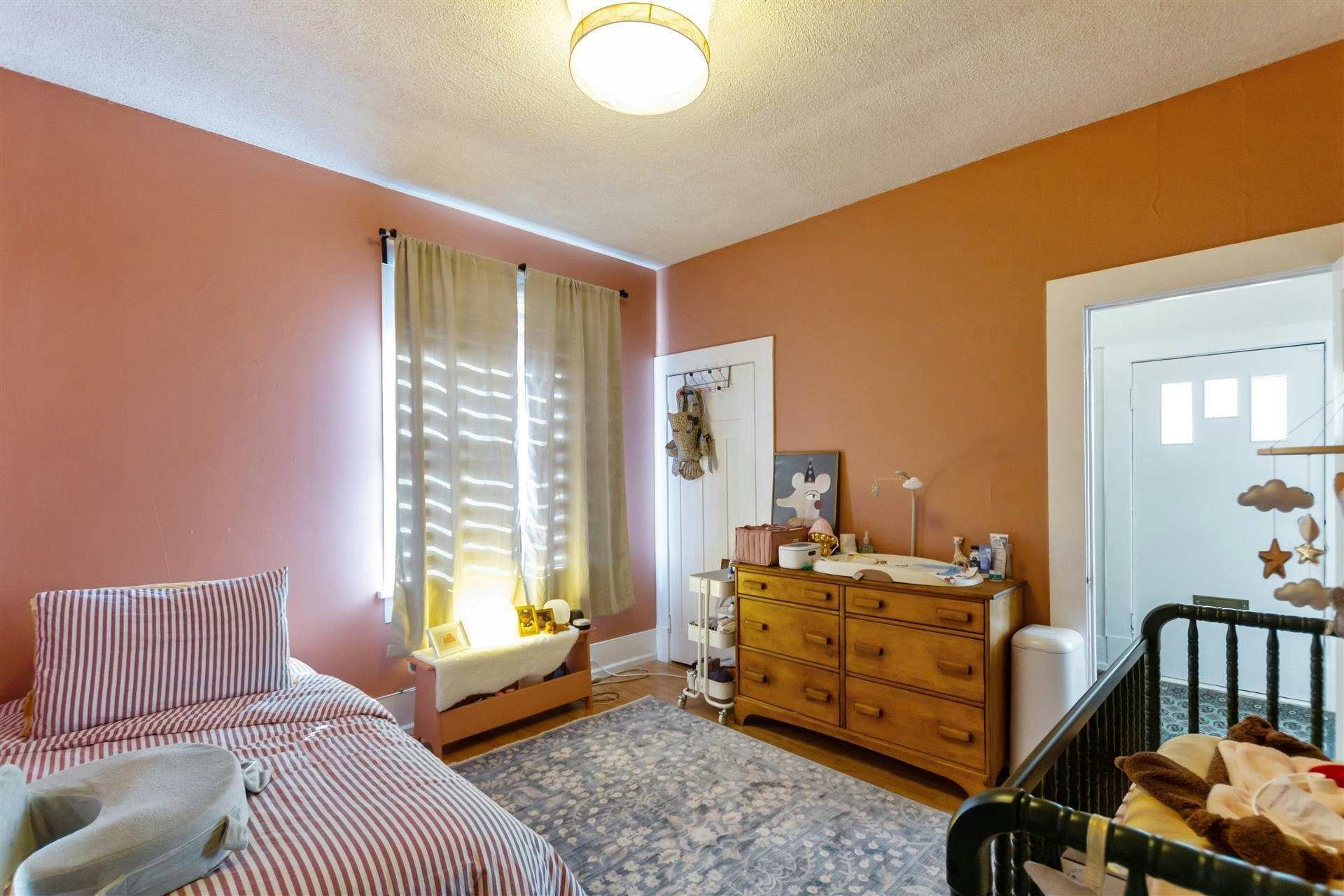 1925 Adanac Street, Vancouver, BC, V5L 2E5 - 11