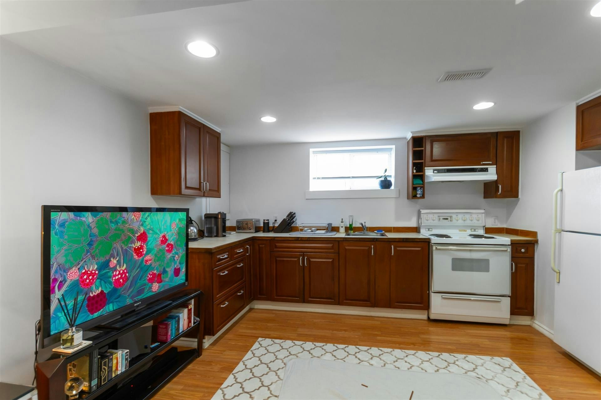 1925 Adanac Street, Vancouver, BC, V5L 2E5 - 17