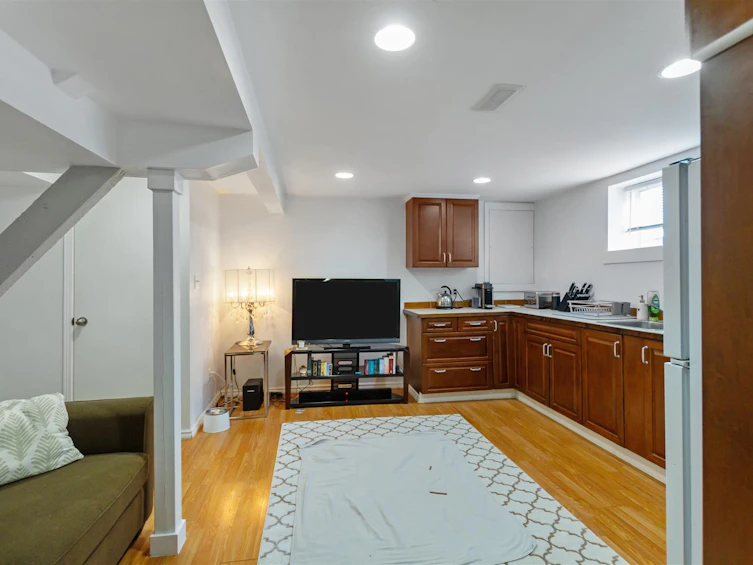 1925 Adanac Street, Vancouver, BC, V5L 2E5 - 18