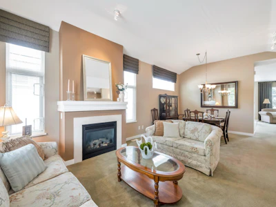 33-15188 62a Avenue - 2