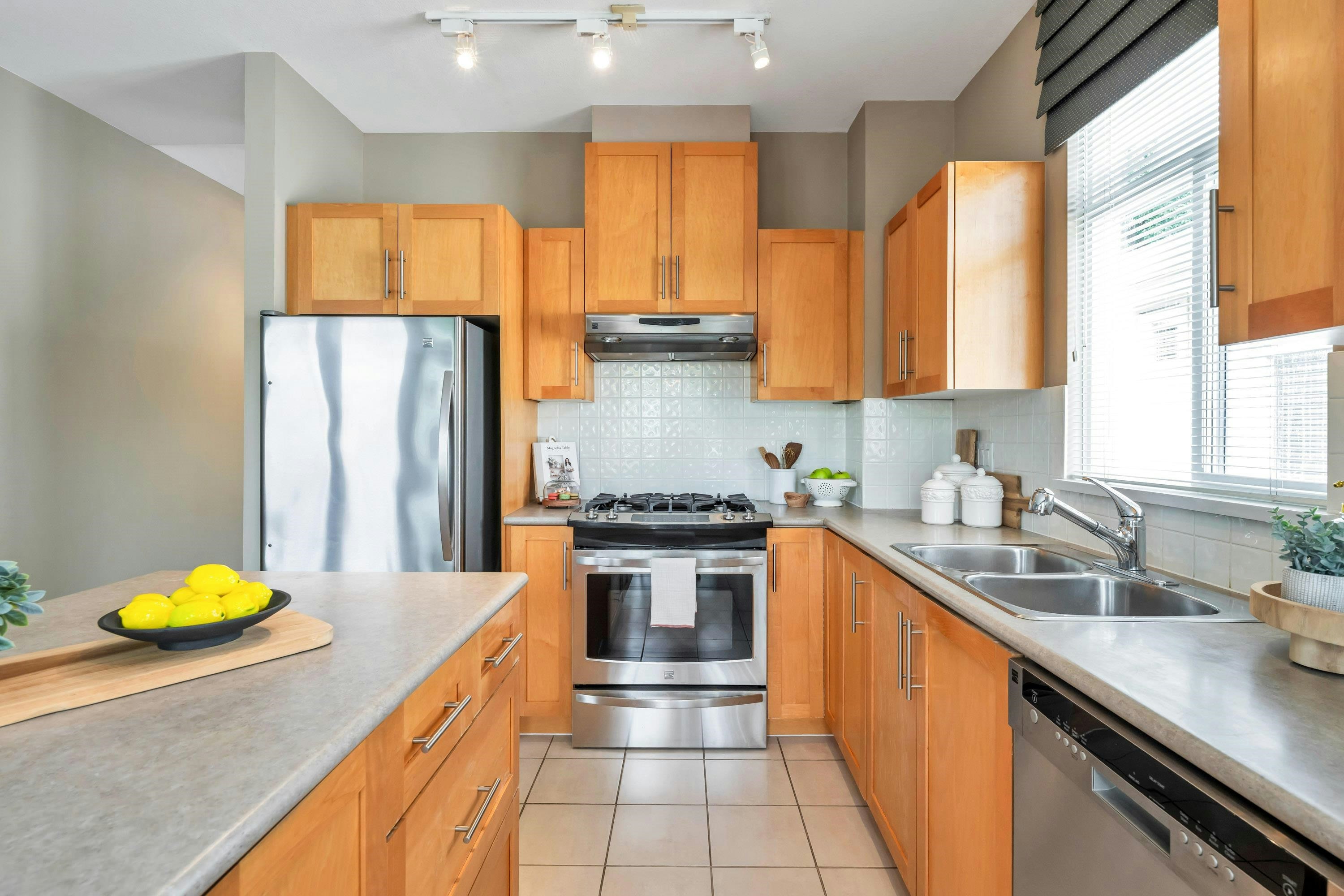 33-15188 62a Avenue, Surrey, BC, V3S 1W7 - 8