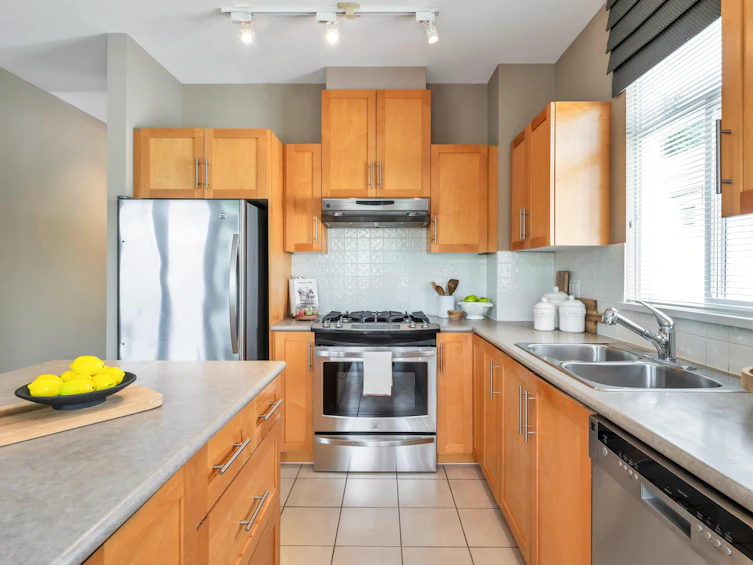 33-15188 62a Avenue, Surrey, BC, V3S 1W7 - 8