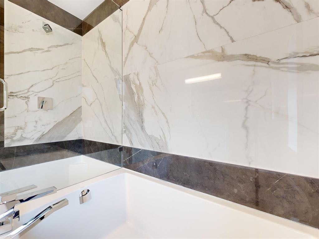 2731 Duke St, Vancouver, BC, V5R 4S8 - 27