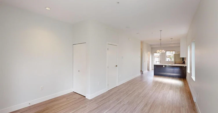 2731 Duke St, Vancouver, BC, V5R 4S8 - 21