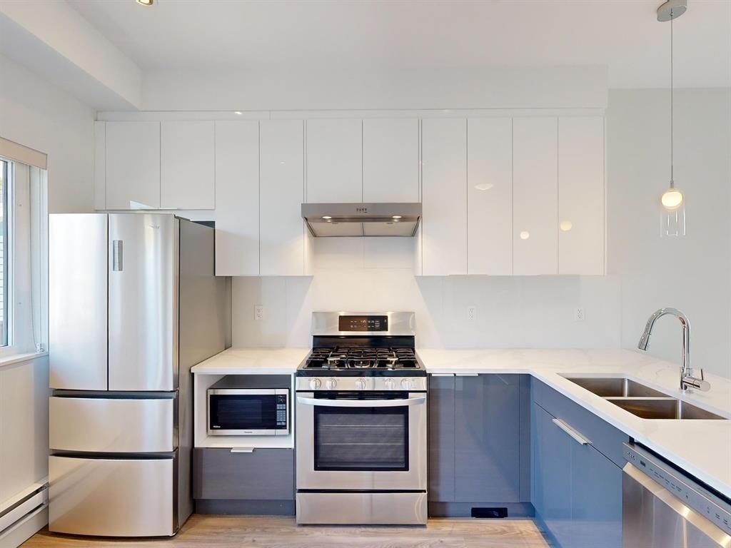 2731 Duke St, Vancouver, BC, V5R 4S8 - 6