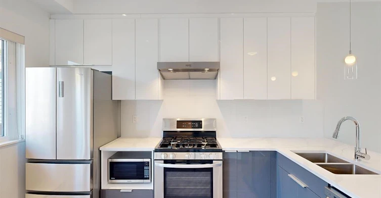 2731 Duke St, Vancouver, BC, V5R 4S8 - 6