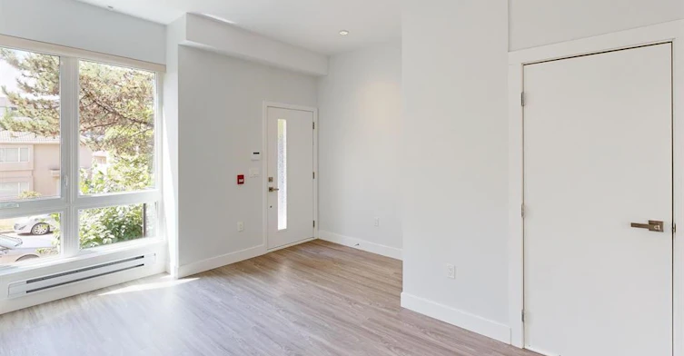 2731 Duke St, Vancouver, BC, V5R 4S8 - 26