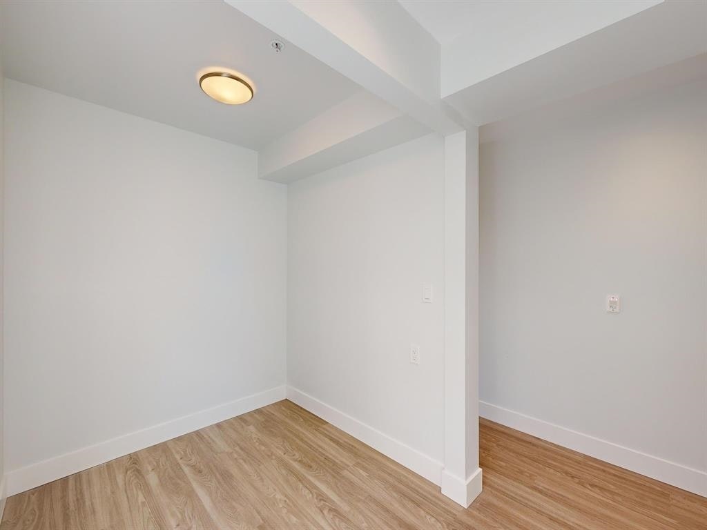 2731 Duke St, Vancouver, BC, V5R 4S8 - 15