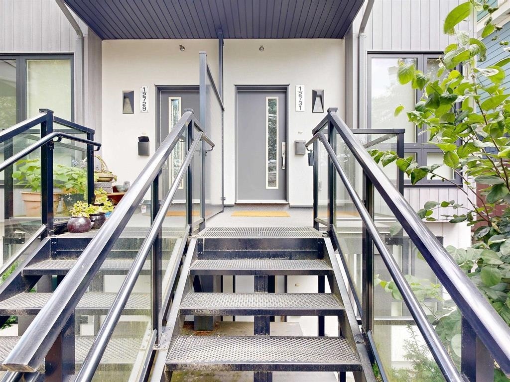 2731 Duke St, Vancouver, BC, V5R 4S8 - 2