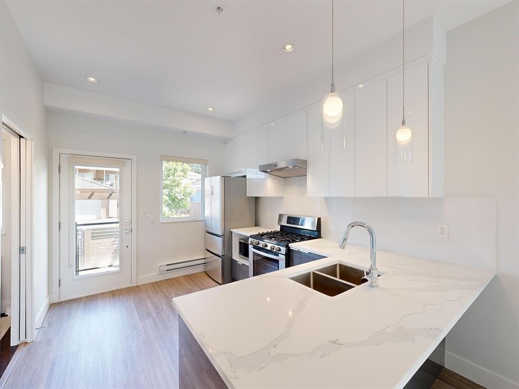 2731 Duke St, Vancouver, BC, V5R 4S8 - 16