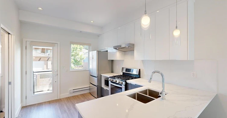 2731 Duke St, Vancouver, BC, V5R 4S8 - 16