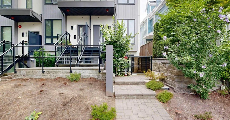 2731 Duke St, Vancouver, BC, V5R 4S8