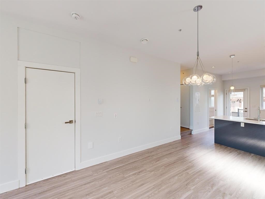 2731 Duke St, Vancouver, BC, V5R 4S8 - 8