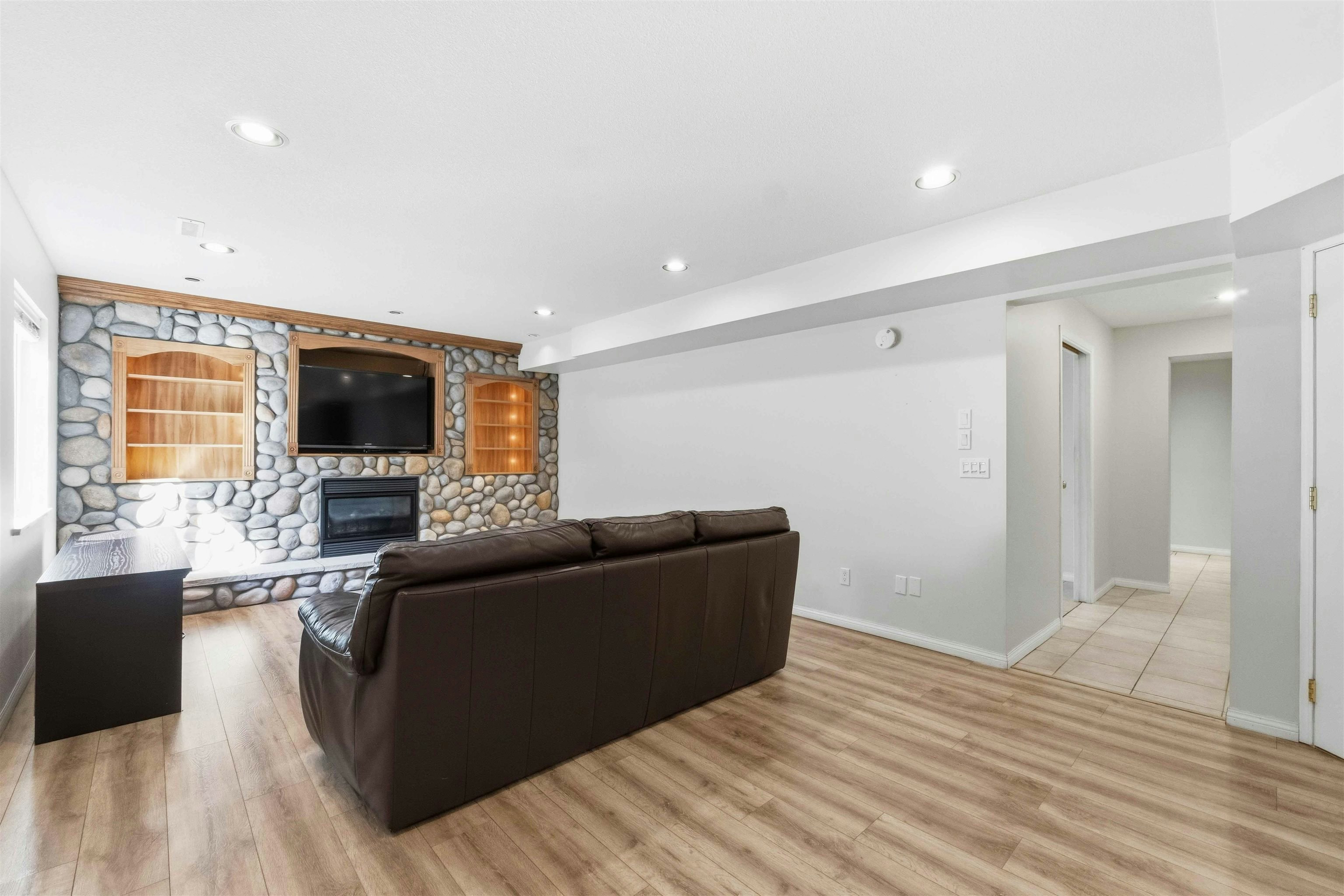 23500 109 Avenue, Maple Ridge, BC, V2W 1A8 - 30